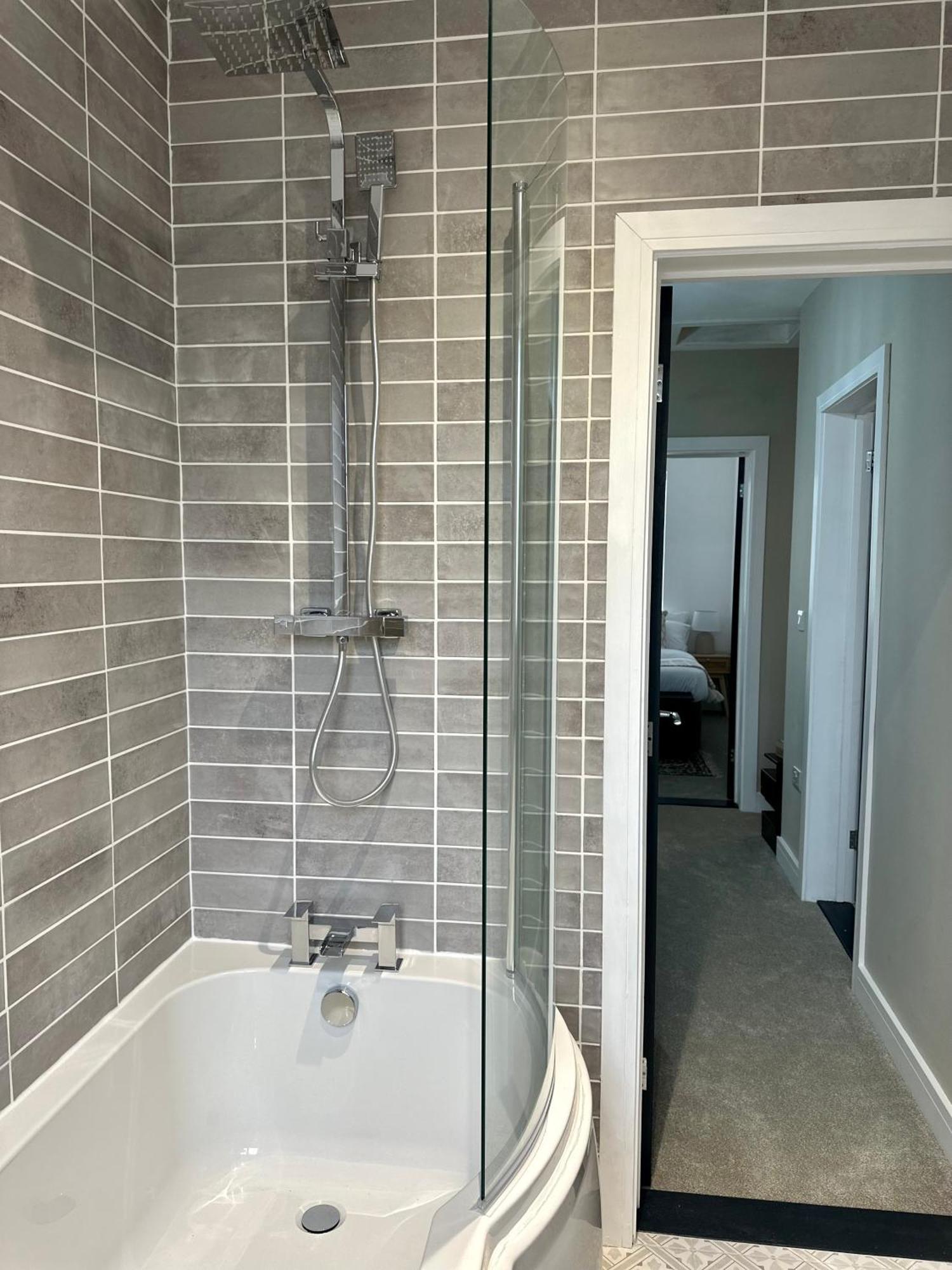 Clover Lodge Portsmouth Luxury Home With Off Road Free Parking Dış mekan fotoğraf